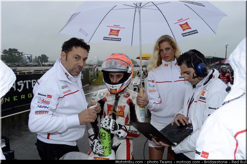 motogp_pitbabe_0005_france_le_mans_2012