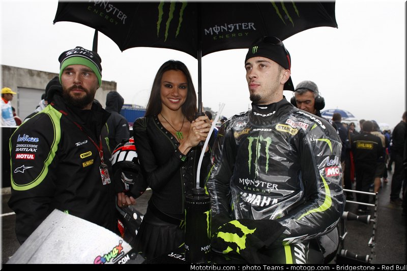 motogp_pitbabe_0036_france_le_mans_2012