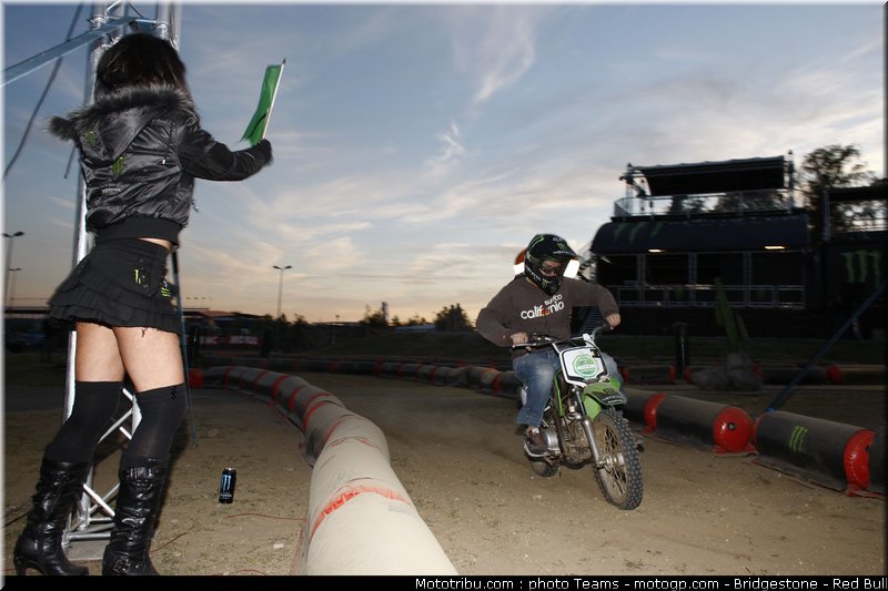 motogp_pitbabe_0069_france_le_mans_2012