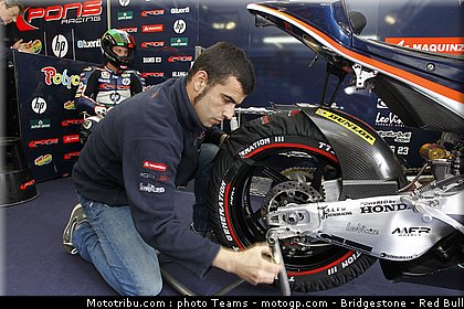 moto2_espargaro_p_0003_france_le_mans_2012.jpg