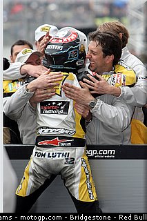 moto2_luthi_0009_france_le_mans_2012.jpg