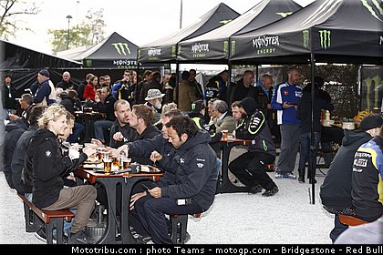 motogp_ambiance_0007_france_le_mans_2012.jpg