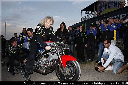 motogp_ambiance_0008_france_le_mans_2012.jpg