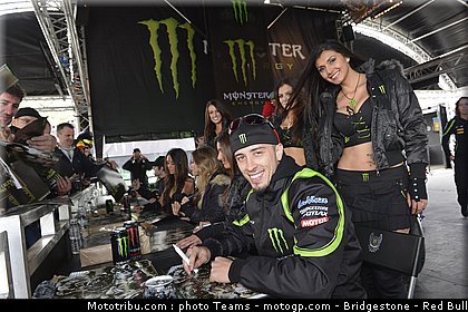 motogp_pitbabe_0008_france_le_mans_2012.jpg