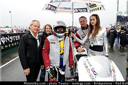 motogp_pitbabe_0067_france_le_mans_2012.jpg