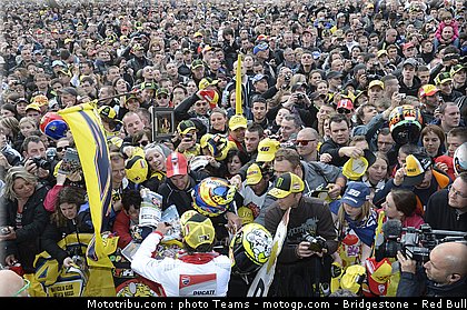 motogp_rossi_0026_france_le_mans_2012.jpg