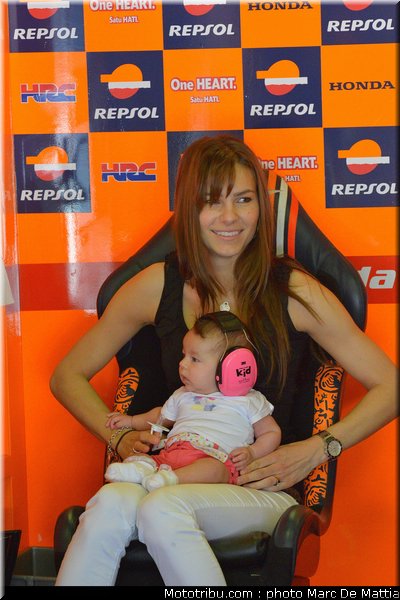 motogp_pitbabe_002_catalogne_2012_montmelo