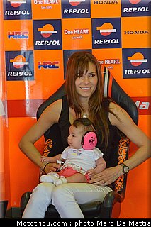motogp_pitbabe_002_catalogne_2012_montmelo.jpg