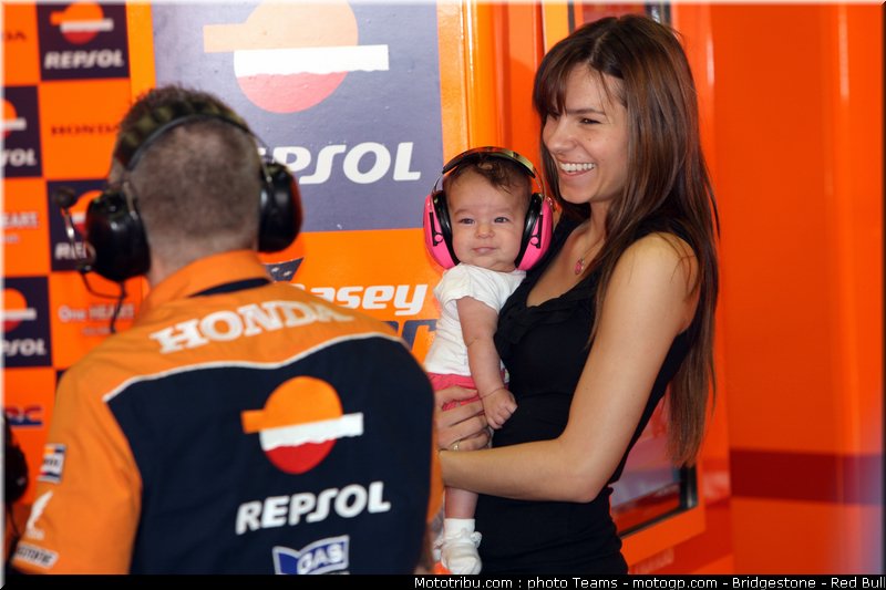 motogp_pitbabe_0005_catalogne_2012_montmelo