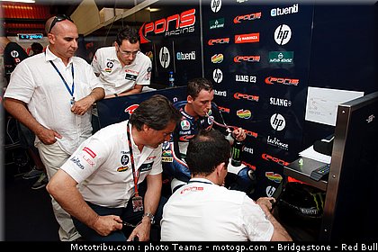 moto2_espargaro_p_0004_catalogne_2012_montmelo.jpg