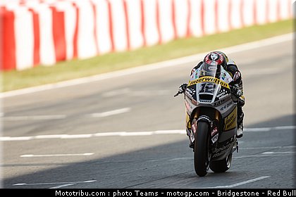 moto2_luthi_0007_catalogne_2012_montmelo.jpg