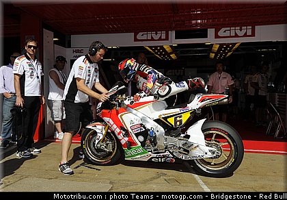 motogp_bradl_0037_catalogne_2012_montmelo.jpg