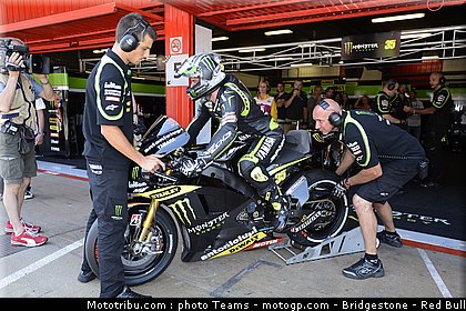 motogp_crutchlow_0020_catalogne_2012_montmelo.jpg