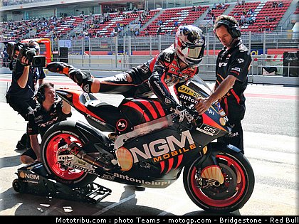 motogp_edwards_0004_catalogne_2012_montmelo.jpg
