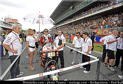 motogp_pitbabe_0014_catalogne_2012_montmelo.jpg