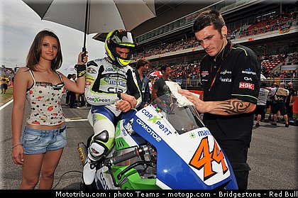 motogp_pitbabe_0017_catalogne_2012_montmelo.jpg