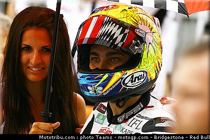 motogp_pitbabe_0033_catalogne_2012_montmelo.jpg