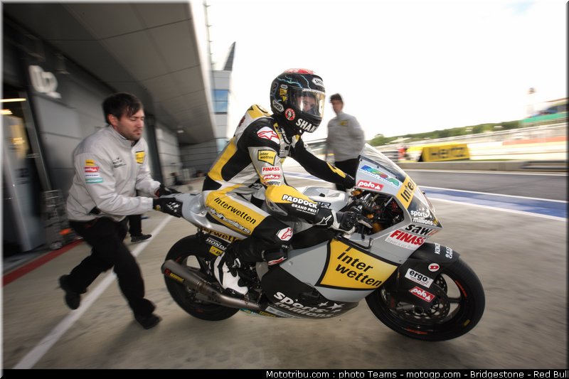 moto2_luthi_0011_angleterre_silverstone_2012