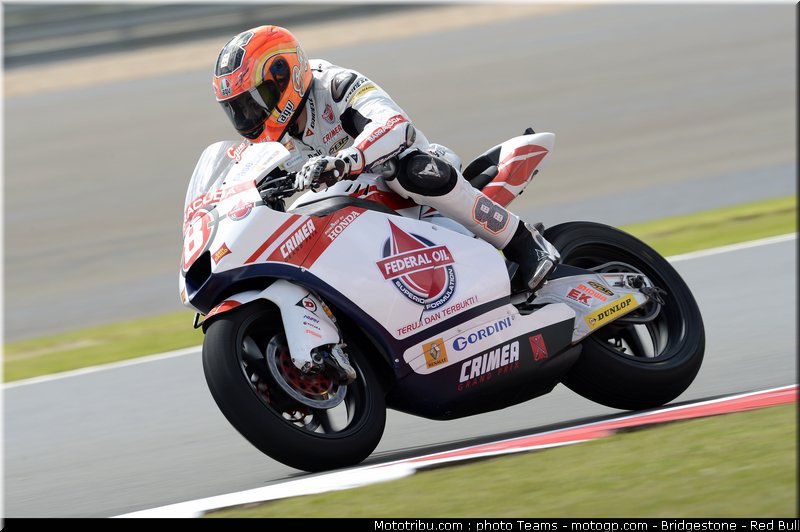 moto2_rea_0006_angleterre_silverstone_2012