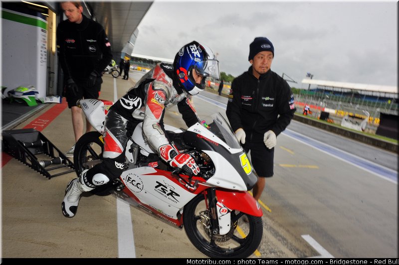 moto3_fuji_0006_angleterre_silverstone_2012