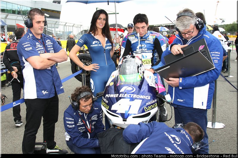 motogp_pitbabe_0022_angleterre_silverstone_2012