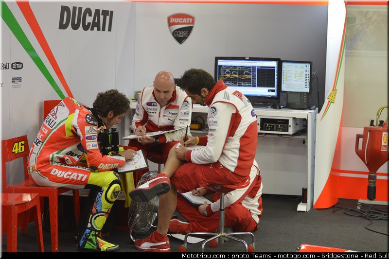 motogp_rossi_0001_angleterre_silverstone_2012