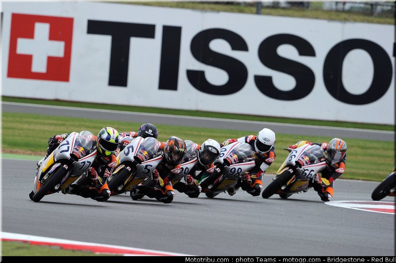 red_bull_motogp_rookie_cup_0004_angleterre_silverstone_2012