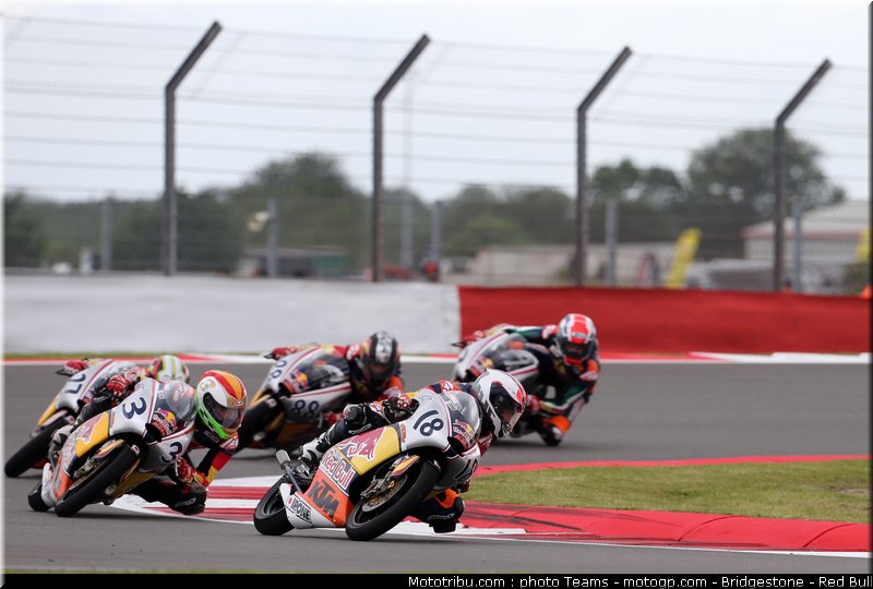 red_bull_motogp_rookie_cup_0010_angleterre_silverstone_2012
