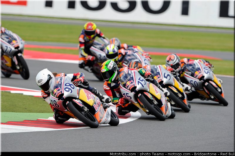 red_bull_motogp_rookie_cup_0034_angleterre_silverstone_2012