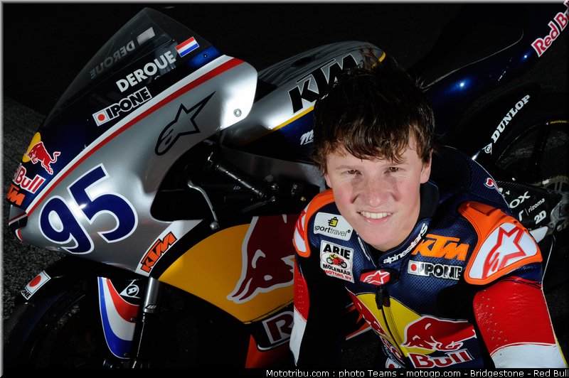 red_bull_motogp_rookie_cup_deroue_0006_angleterre_silverstone_2012