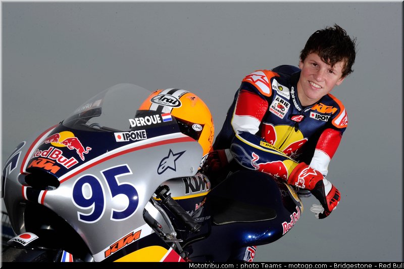 red_bull_motogp_rookie_cup_deroue_0007_angleterre_silverstone_2012