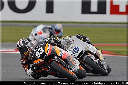 moto2_0006_angleterre_silverstone_2012.jpg