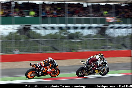 moto2_0022_angleterre_silverstone_2012.jpg