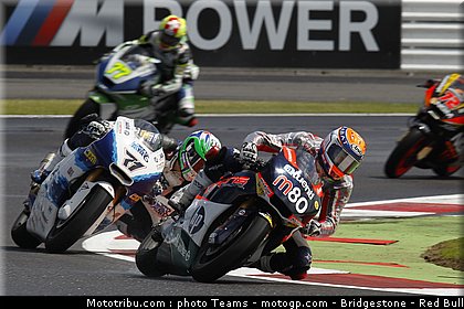 moto2_0024_angleterre_silverstone_2012.jpg