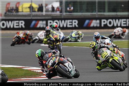 moto2_0027_angleterre_silverstone_2012.jpg