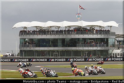 moto2_0029_angleterre_silverstone_2012.jpg