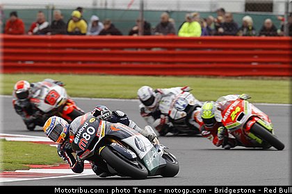 moto2_0030_angleterre_silverstone_2012.jpg
