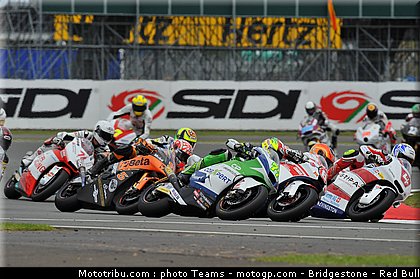 moto2_0038_angleterre_silverstone_2012.jpg