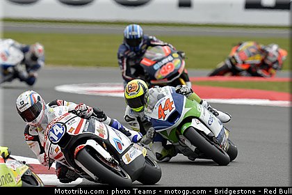 moto2_0041_angleterre_silverstone_2012.jpg