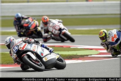 moto2_0042_angleterre_silverstone_2012.jpg