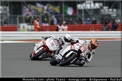 moto2_0054_angleterre_silverstone_2012.jpg