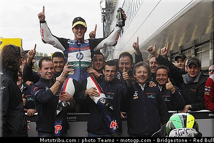 moto2_espargaro_p_0020_angleterre_silverstone_2012.jpg