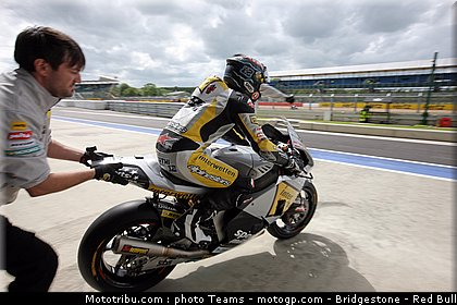 moto2_luthi_0003_angleterre_silverstone_2012.jpg