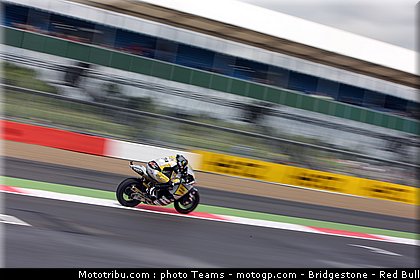 moto2_luthi_0012_angleterre_silverstone_2012.jpg