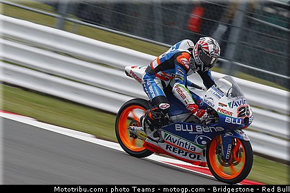 moto3_vinales_m_0015_angleterre_silverstone_2012.jpg