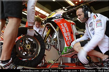 motogp_bradl_0052_angleterre_silverstone_2012.jpg