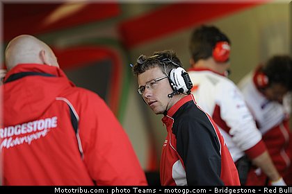 motogp_bridgestone_0009_angleterre_silverstone_2012.jpg