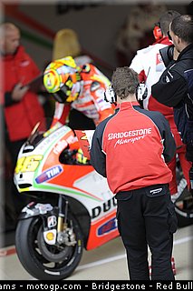 motogp_bridgestone_0011_angleterre_silverstone_2012.jpg