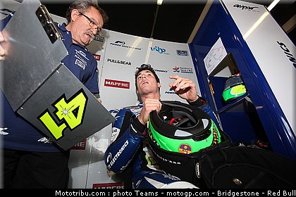 motogp_de_puniet_0001_angleterre_silverstone_2012.jpg
