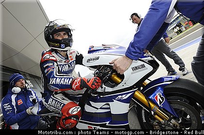 motogp_lorenzo_0001_angleterre_silverstone_2012.jpg